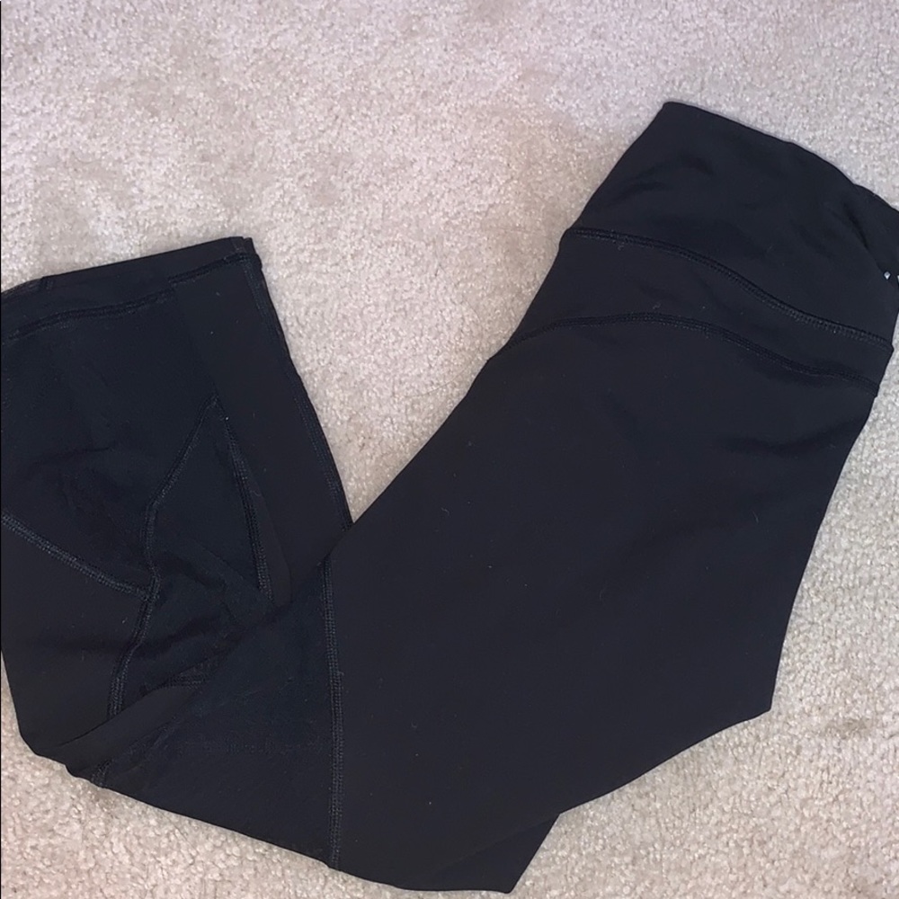 Black cropped leggings